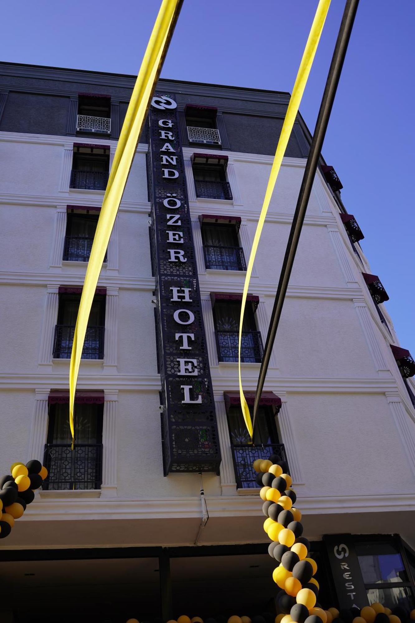 Grand Oezer Hotel Istanbul Exterior photo